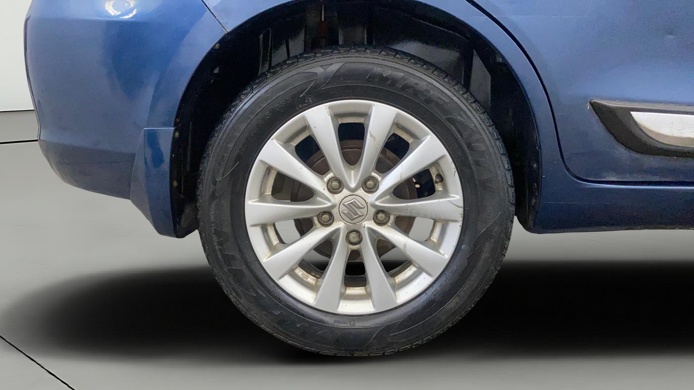 2014 Maruti Ertiga VXI, Petrol, Manual, 30,602 km, Right Rear Wheel