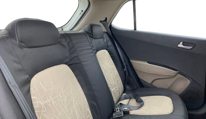 2016 Hyundai Grand i10 SPORTZ 1.2 KAPPA VTVT, Petrol, Manual, 56,646 km, Right Side Rear Door Cabin