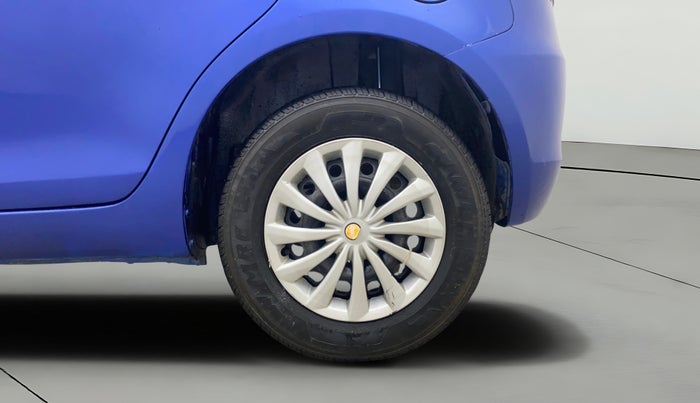 2013 Maruti Swift VXI, Petrol, Manual, 1,08,127 km, Left Rear Wheel