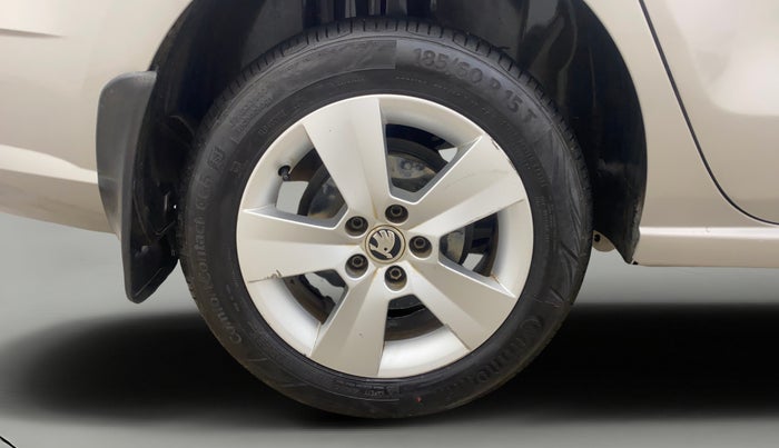 2017 Skoda Rapid AMBITION 1.6 MPI AT, Petrol, Automatic, 73,569 km, Right Rear Wheel