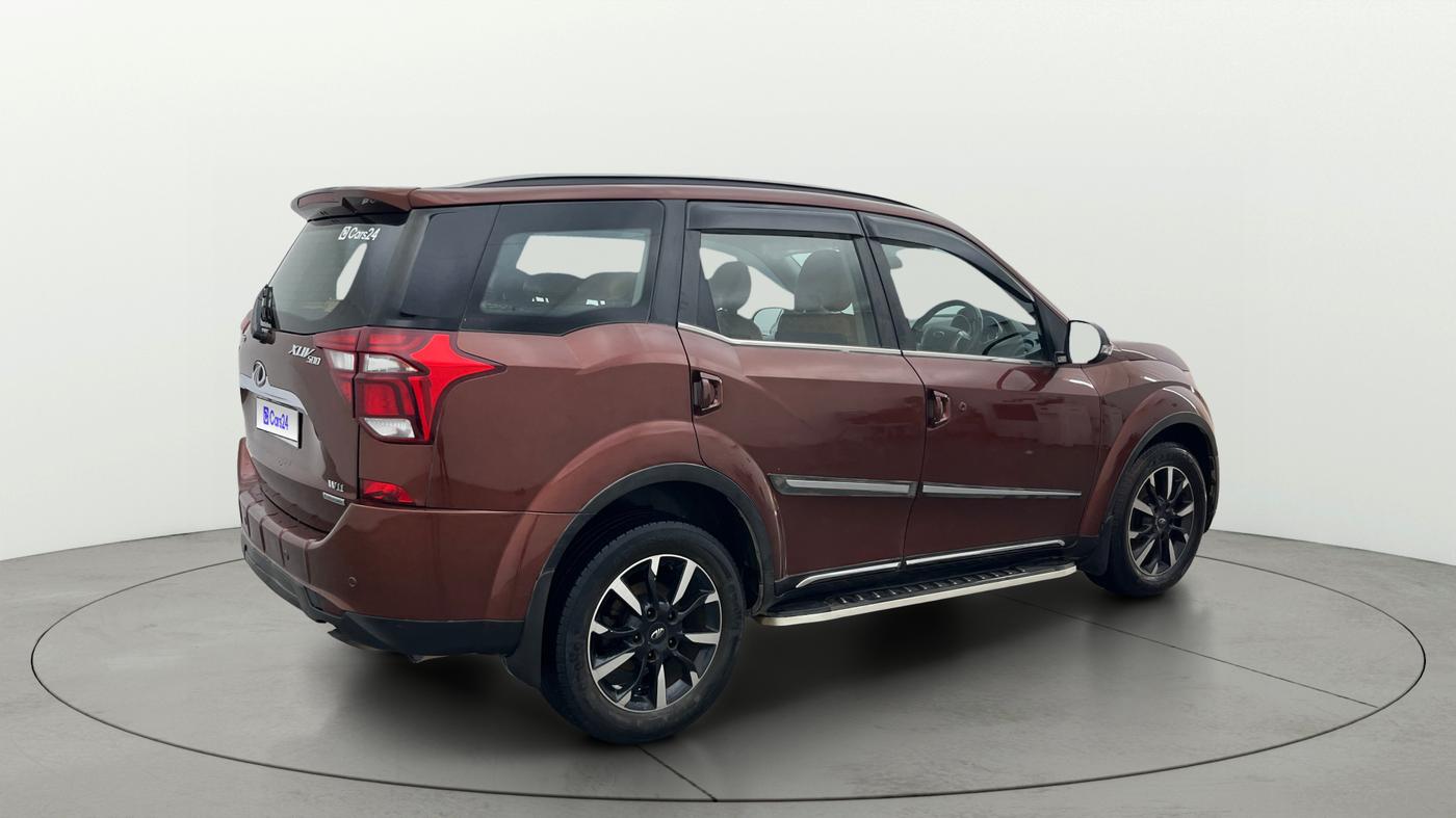 2018 Mahindra XUV500 W11 AT, Diesel, Automatic, 43,833 km, Right Back Diagonal