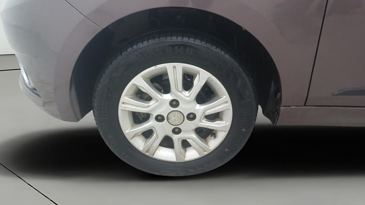 2017 Tata Tiago XZA PETROL, Petrol, Automatic, 39,600 km, Left Front Wheel