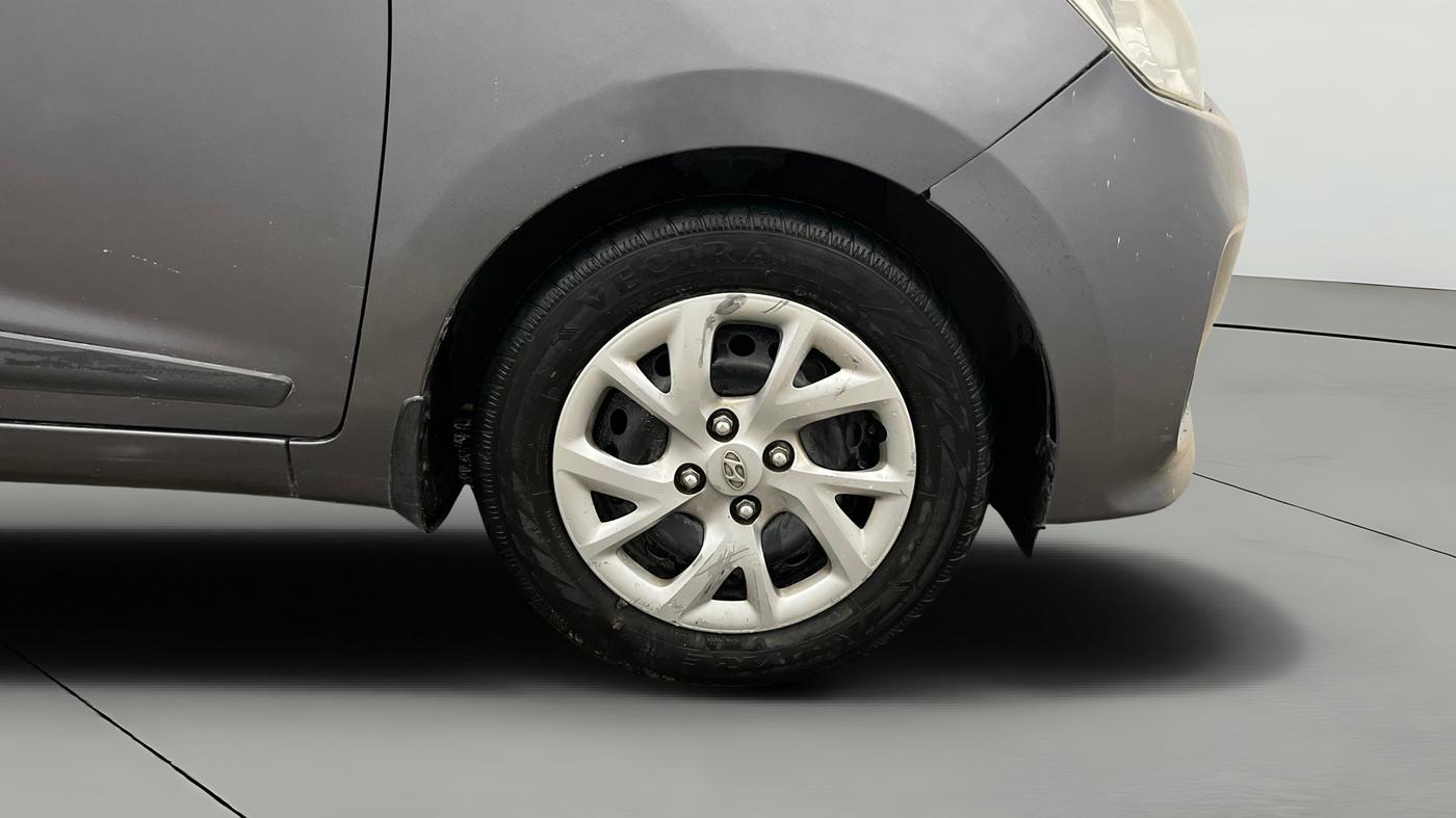 2017 Hyundai Grand i10 SPORTZ (O) 1.2 KAPPA VTVT, Petrol, Manual, 39,123 km, Right Front Wheel