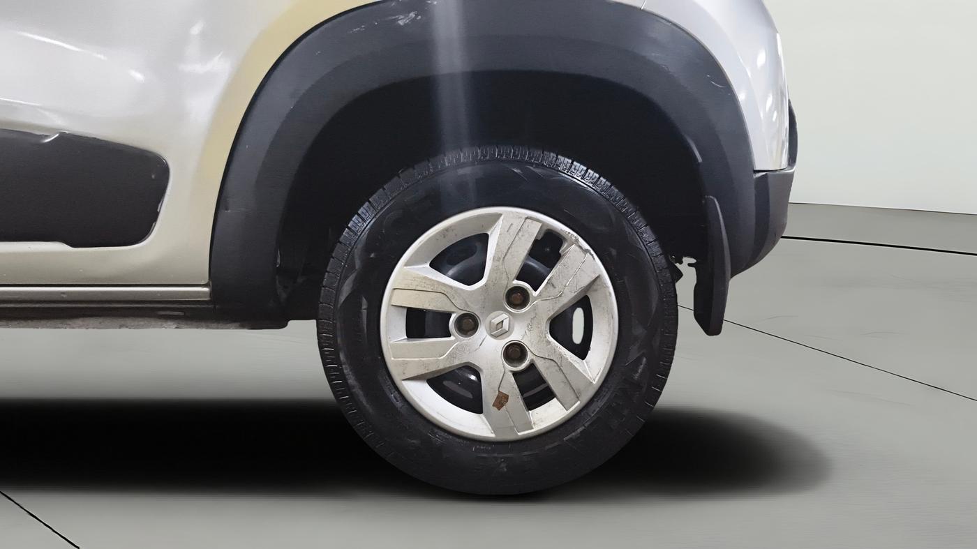 2016 Renault Kwid RXT 1.0, Petrol, Manual, 40,845 km, Left Rear Wheel