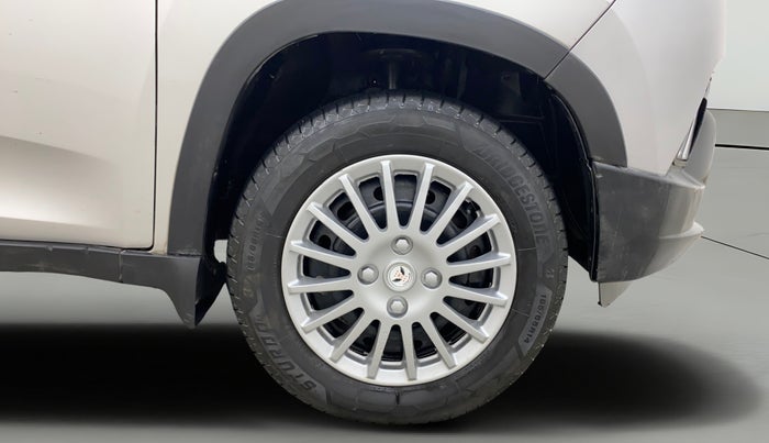2016 Mahindra Kuv100 K4 PLUS 6 STR, Petrol, Manual, 70,946 km, Right Front Wheel