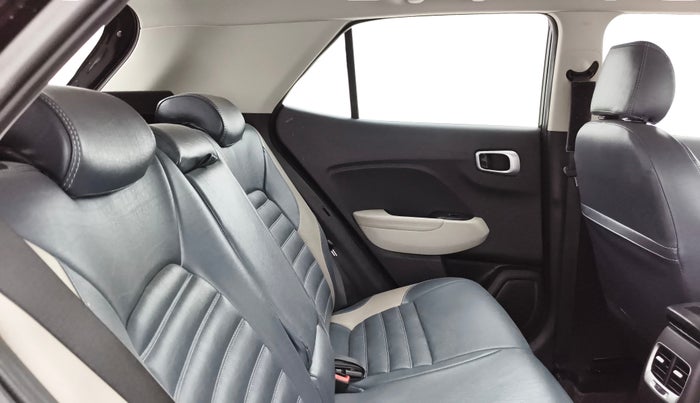 2023 Hyundai VENUE SX (O) 1.0 TURBO DCT, Petrol, Automatic, 34,178 km, Right Side Rear Door Cabin