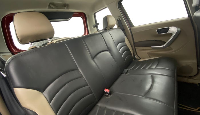 2016 Mahindra TUV300 T8 AMT, Diesel, Automatic, 81,360 km, Right Side Rear Door Cabin