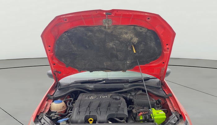 2018 Volkswagen Polo HIGHLINE PLUS 1.5 16 ALLOY, Diesel, Manual, 1,46,052 km, Open Bonet