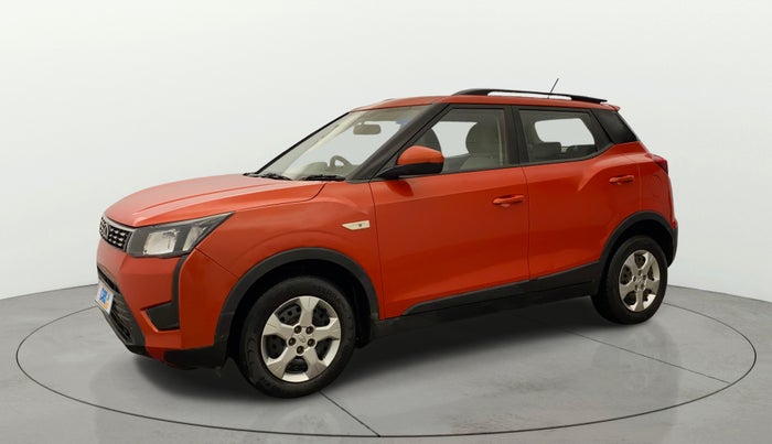 2019 Mahindra XUV300 W6 1.2 PETROL, Petrol, Manual, 86,895 km, Left Front Diagonal