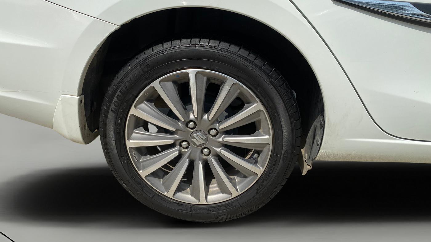 2024 Maruti Ciaz ALPHA  AT 1.5 SHVS PETROL, Petrol, Automatic, 13,508 km, Right Rear Wheel