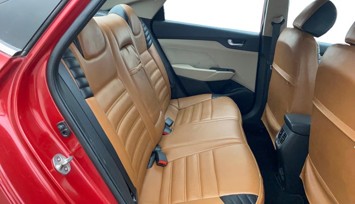 2018 Hyundai Verna 1.6 VTVT SX, Petrol, Manual, 31,578 km, Right Side Rear Door Cabin