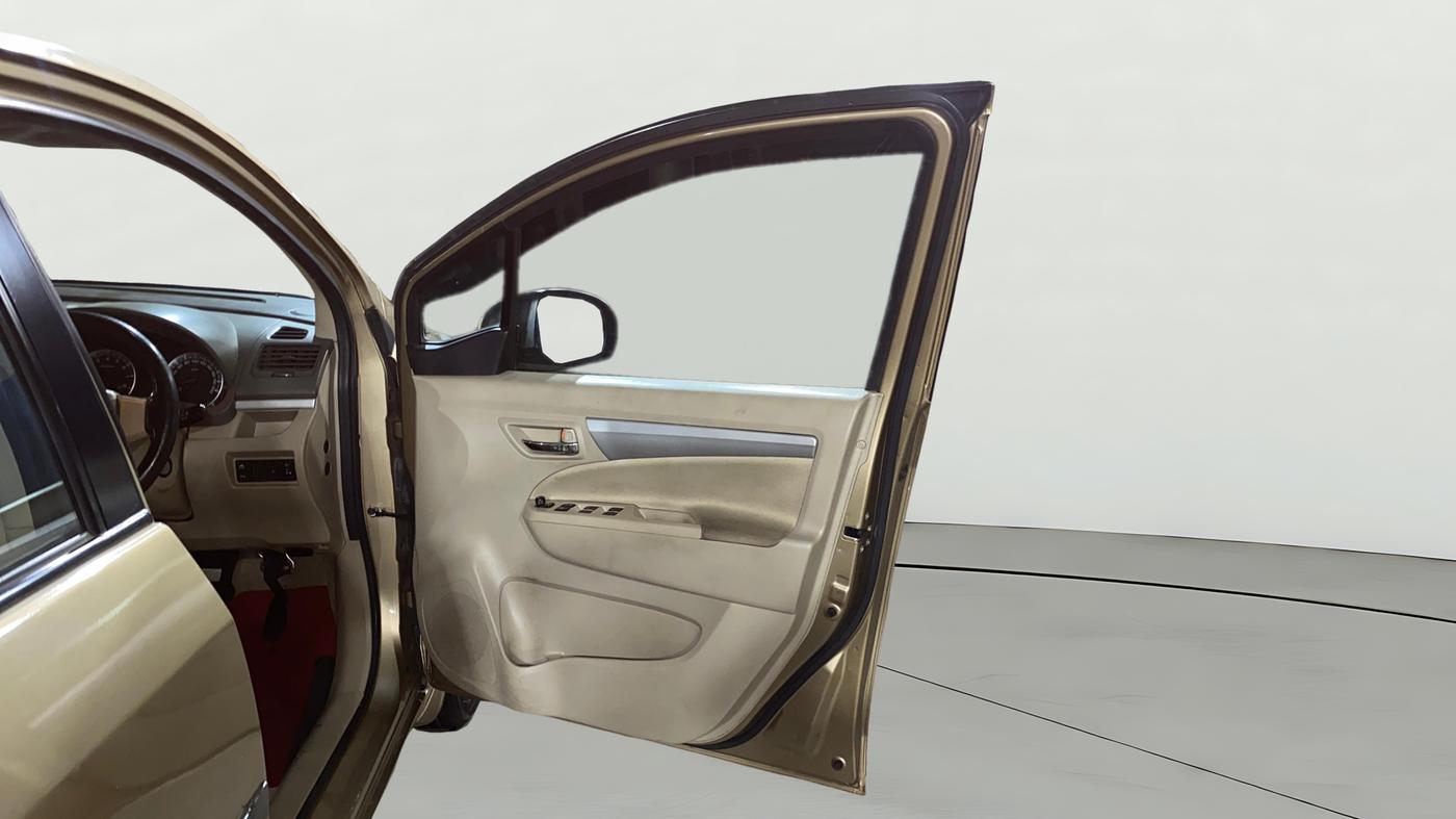 2017 Maruti Ertiga VXI, Petrol, Manual, 52,309 km, RHS Front Door