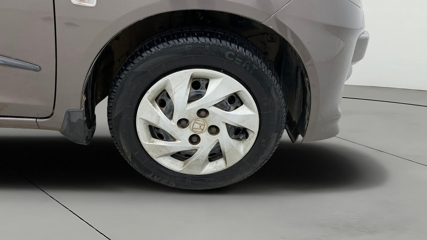 2013 Honda Amaze 1.5L I-DTEC S, Diesel, Manual, 86,125 km, Right Front Wheel