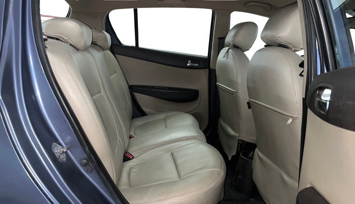 2014 Hyundai i20 SPORTZ 1.2, Petrol, Manual, 45,240 km, Right Side Rear Door Cabin