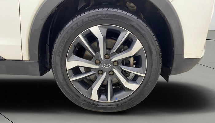 2021 Mahindra XUV300 W8 (O) 1.2 PETROL AMT, Petrol, Automatic, 48,959 km, Right Front Wheel