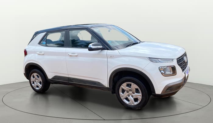 2022 Hyundai VENUE E 1.2, Petrol, Manual, 30,338 km, Right Front Diagonal