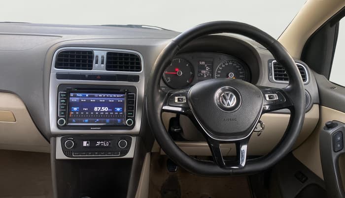 2015 Volkswagen Vento HIGHLINE DIESEL 1.5, Diesel, Manual, 1,09,637 km, Steering Wheel Close Up
