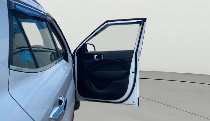 2021 Hyundai VENUE S 1.2, Petrol, Manual, 34,827 km, RHS Front Door