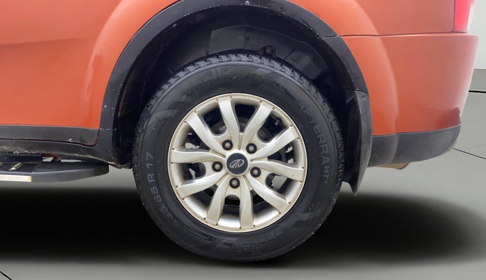 2016 Mahindra XUV500 W8, Diesel, Manual, 1,02,915 km, Left Rear Wheel