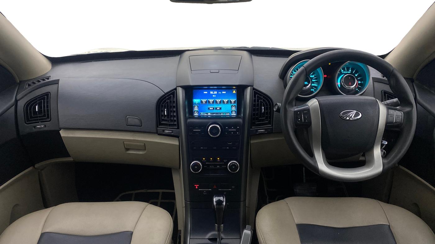 2017 Mahindra XUV500 W6 AT 1.99, Diesel, Automatic, 65,013 km, Dashboard