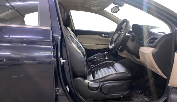 2022 Hyundai Verna SX (O)1.5 MPi, Petrol, Manual, 39,191 km, Right Side Front Door Cabin