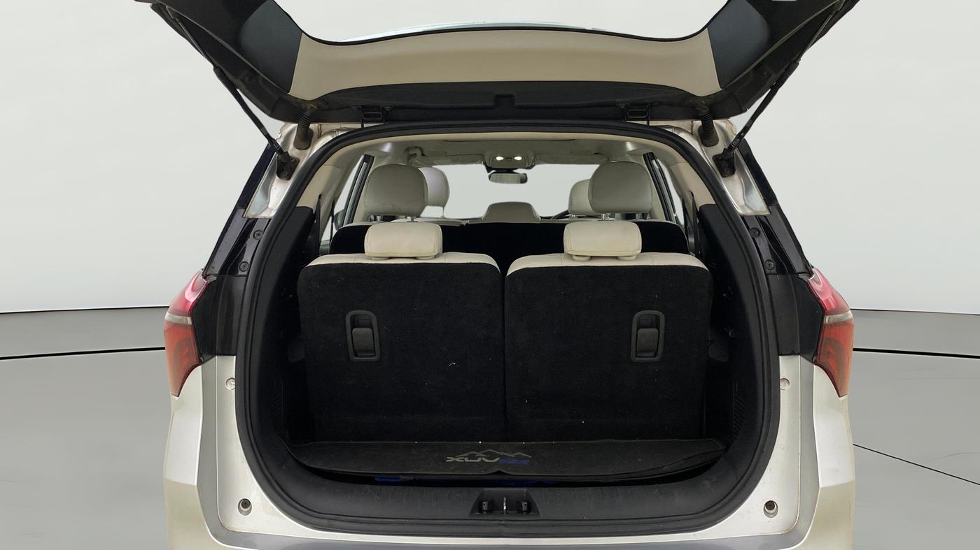2021 Mahindra XUV700 AX 7 LUXURY P AT 7 STR, Petrol, Automatic, 47,374 km, Boot Open Zoomed View