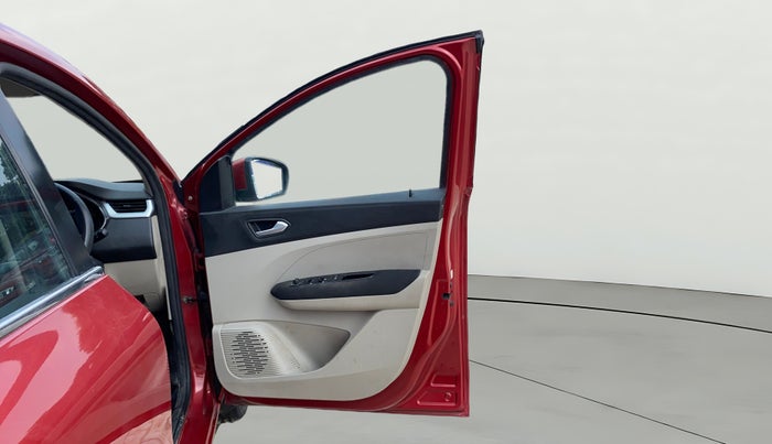 2020 Renault TRIBER RXZ AMT, Petrol, Automatic, 32,819 km, RHS Front Door