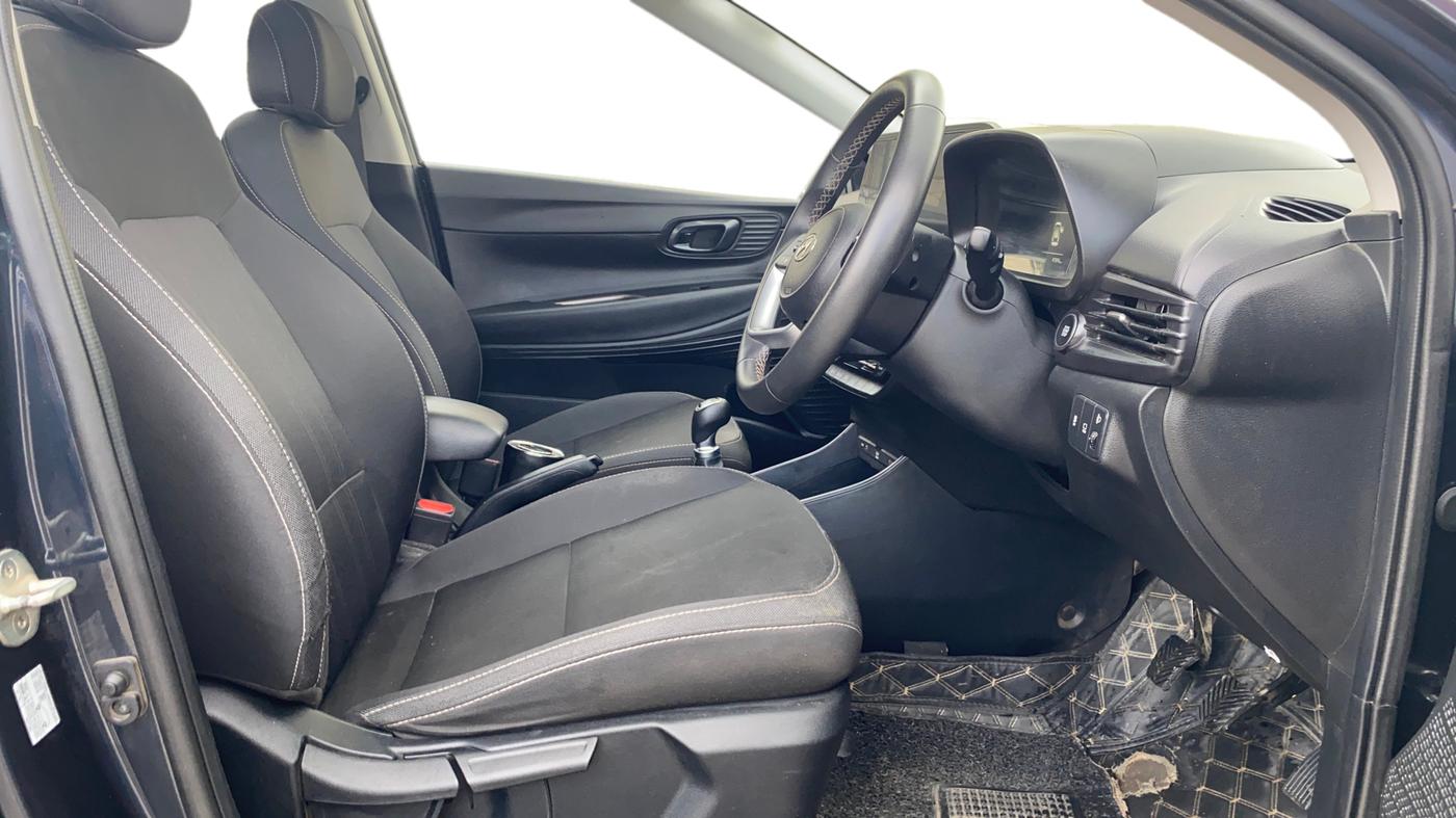2022 Hyundai NEW I20 ASTA (O) 1.2 MT, Petrol, Manual, 41,886 km, Right Side Front Door Cabin