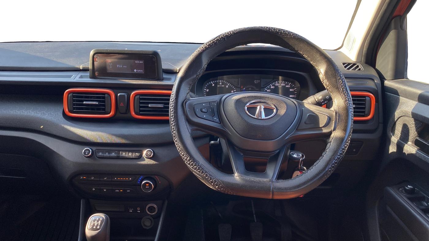 2022 Tata PUNCH ACCOMPLISHED MT, Petrol, Manual, 9,503 km, Steering Wheel Close Up