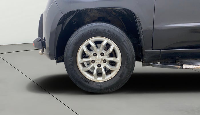 2016 Mahindra TUV300 T8, Diesel, Manual, 66,677 km, Left Front Wheel
