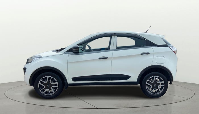 2018 Tata NEXON XM PETROL, Petrol, Manual, 1,47,494 km, Left Side