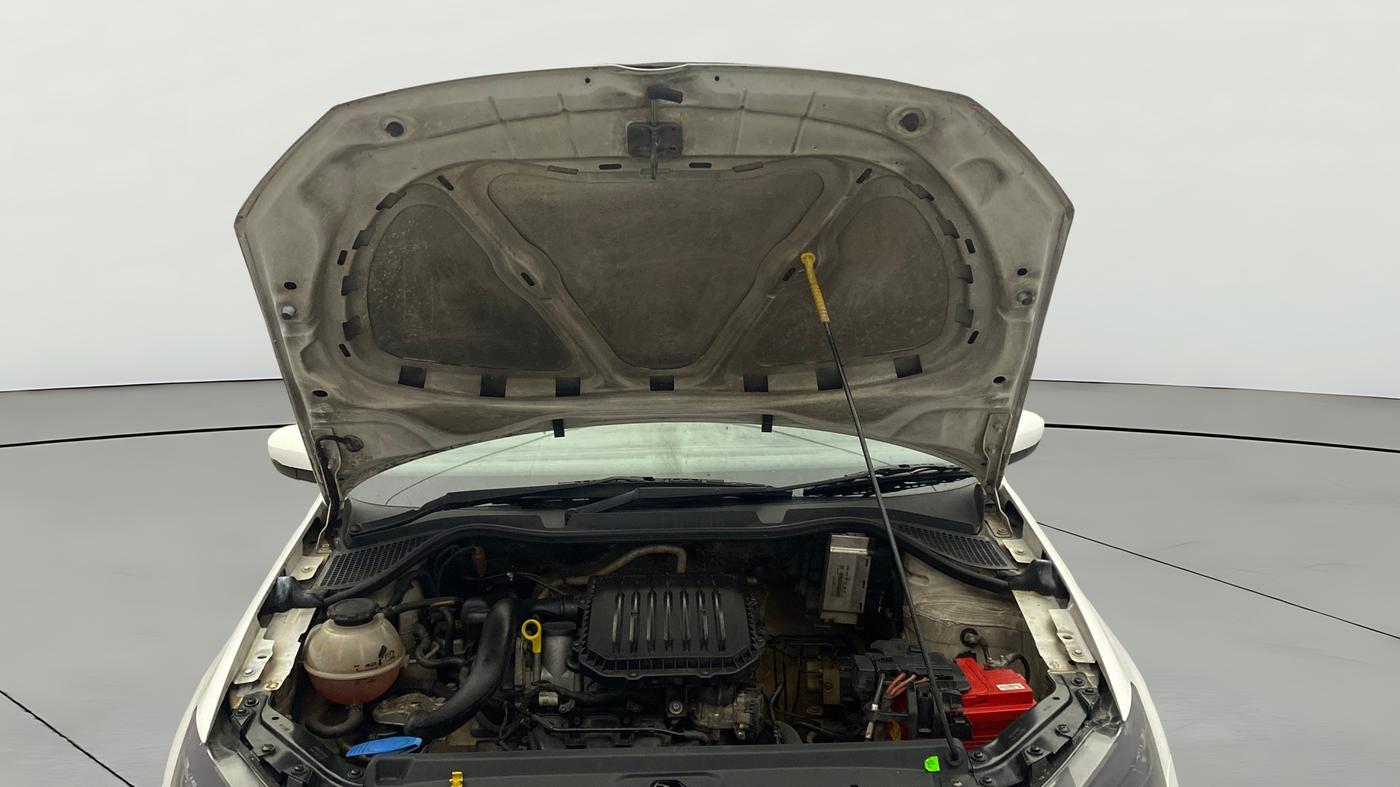 2021 Volkswagen Polo TRENDLINE 1.0L, Petrol, Manual, 1,22,676 km, Open Bonet
