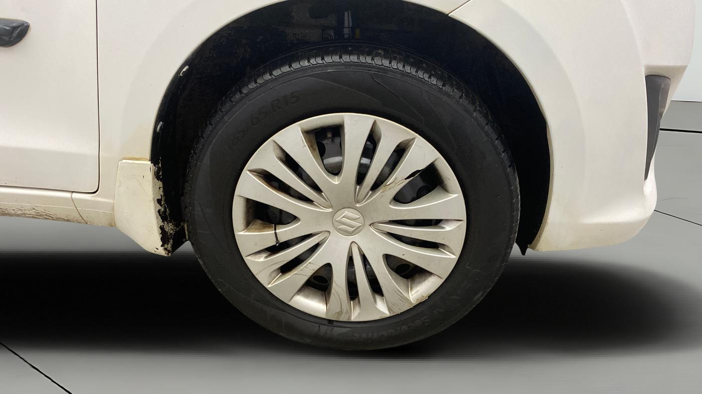 2015 Maruti Ertiga VXI, Petrol, Manual, 76,659 km, Right Front Wheel