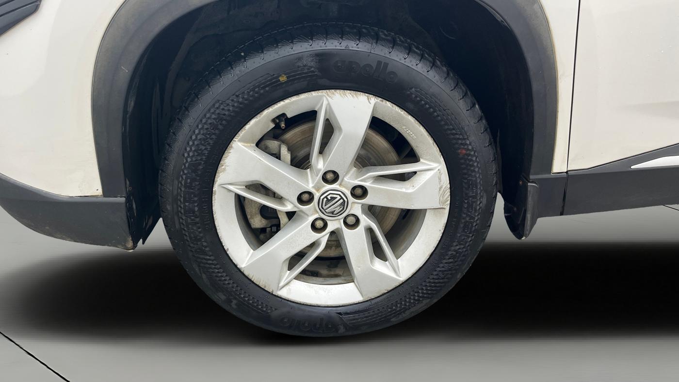 2021 MG HECTOR SHINE 1.5 PETROL TURBO MT, Petrol, Manual, 41,754 km, Left Front Wheel