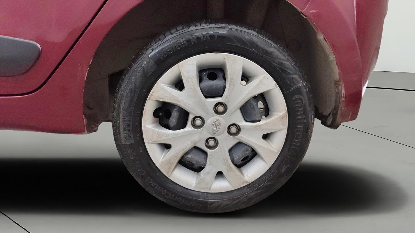 2014 Hyundai Grand i10 SPORTZ AT 1.2 KAPPA VTVT, Petrol, Automatic, 98,336 km, Left Rear Wheel