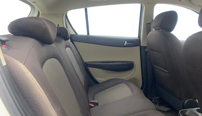 2014 Hyundai i20 SPORTZ 1.2, Petrol, Manual, 50,394 km, Right Side Rear Door Cabin