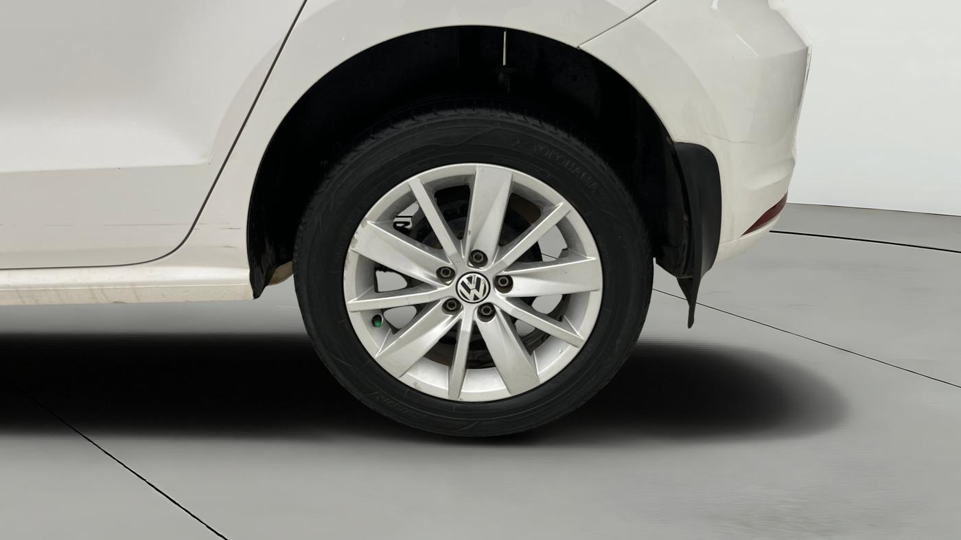 2015 Volkswagen Polo HIGHLINE1.2L, Petrol, Manual, 85,932 km, Left Rear Wheel