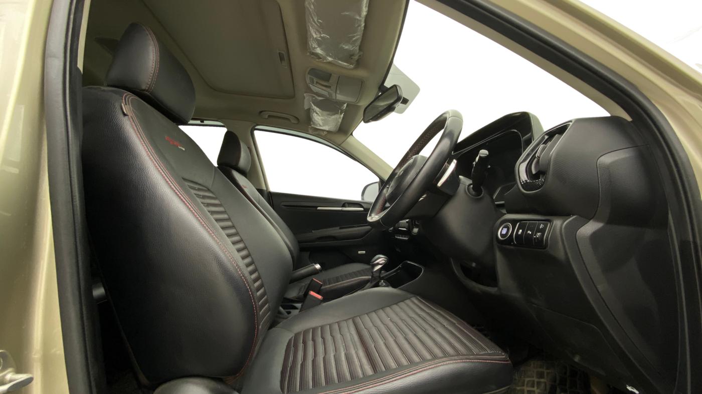 2021 KIA SONET GTX PLUS 1.0 DCT, Petrol, Automatic, 1,07,524 km, Right Side Front Door Cabin