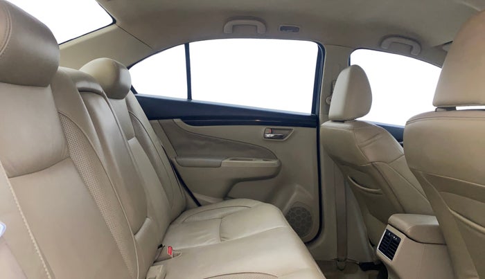 2015 Maruti Ciaz ZXI+, Petrol, Manual, 58,073 km, Right Side Rear Door Cabin