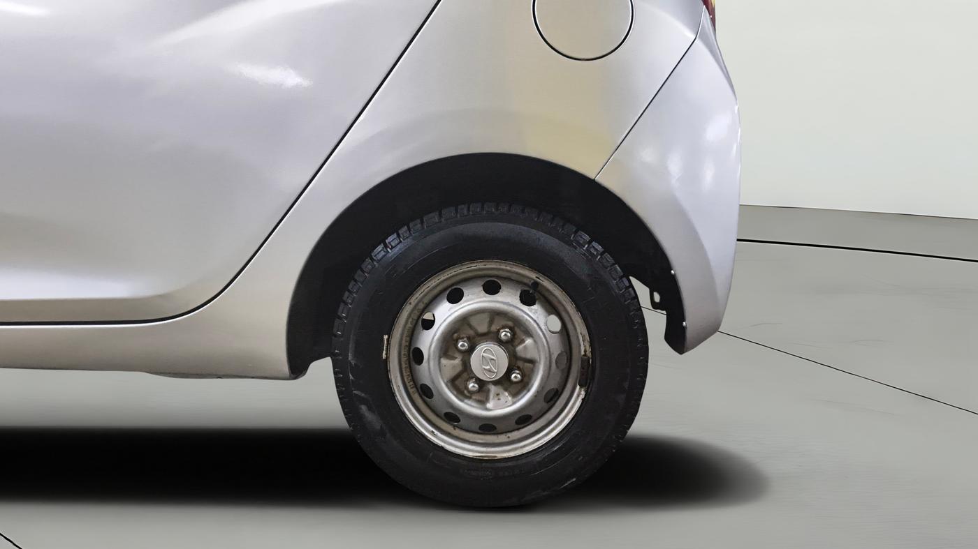 2013 Hyundai Eon D-LITE+, Petrol, Manual, 40,907 km, Left Rear Wheel