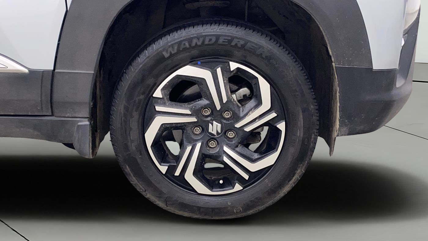2024 Maruti BREZZA VXI S-CNG, CNG, Manual, 29,470 km, Right Front Wheel