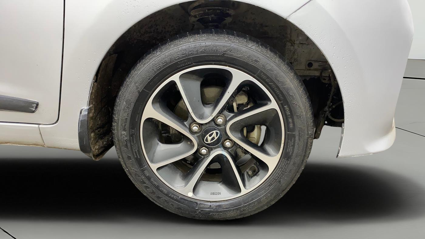 2017 Hyundai Grand i10 SPORTZ (O) AT 1.2 KAPPA VTVT, Petrol, Automatic, 75 km, Right Front Wheel