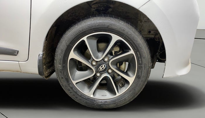 2017 Hyundai Grand i10 SPORTZ (O) AT 1.2 KAPPA VTVT, Petrol, Automatic, 25,292 km, Right Front Wheel