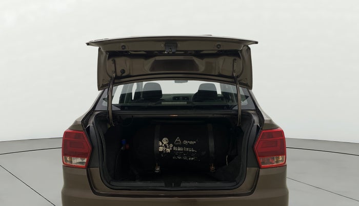 2018 Volkswagen Ameo TRENDLINE 1.0L, CNG, Manual, 1,32,995 km, Boot Door Open