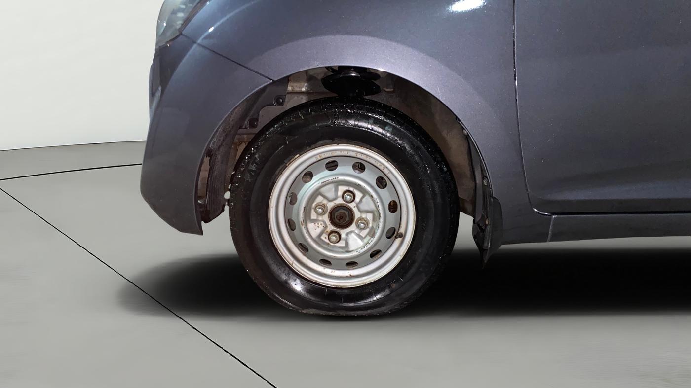 2015 Hyundai Eon ERA +, CNG, Manual, 90,881 km, Left Front Wheel