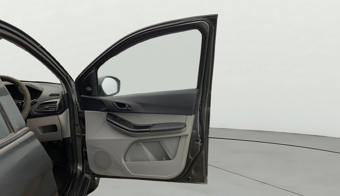 2022 Tata Tiago XM CNG, CNG, Manual, 98,417 km, RHS Front Door