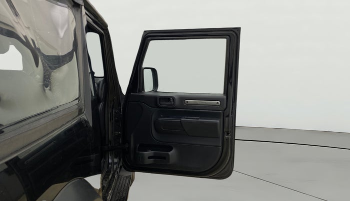 2021 Mahindra Thar LX  P 4WD AT CONVERTIBLE, Petrol, Automatic, 26,908 km, RHS Front Door