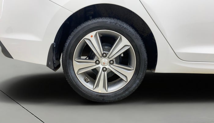 2019 Hyundai Verna 1.6 VTVT SX, Petrol, Manual, 39,066 km, Right Rear Wheel