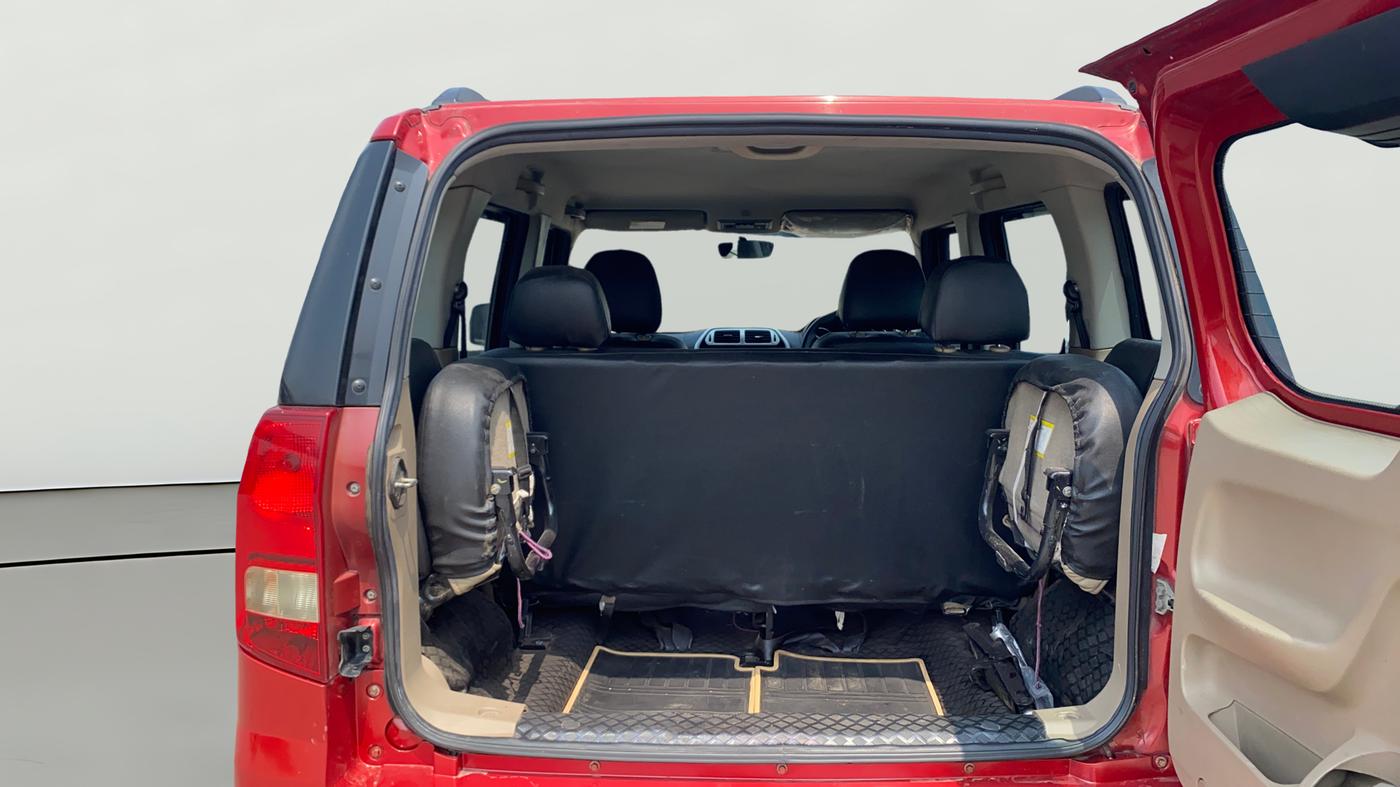 2017 Mahindra TUV300 T8, Diesel, Manual, 59,412 km, Boot Open Zoomed View
