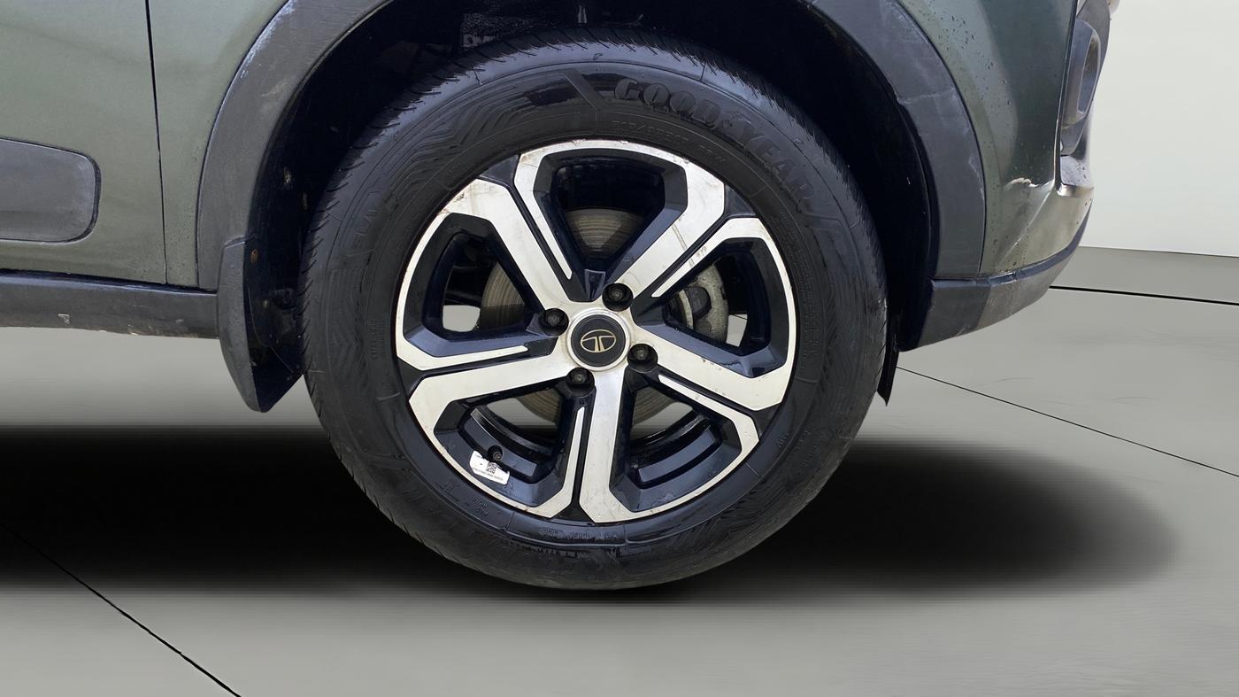 2022 Tata NEXON XZ PLUS (PREMIUM) PETROL, Petrol, Manual, 80,184 km, Right Front Wheel